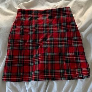Brandy Melville- vintage plaid skirt-
